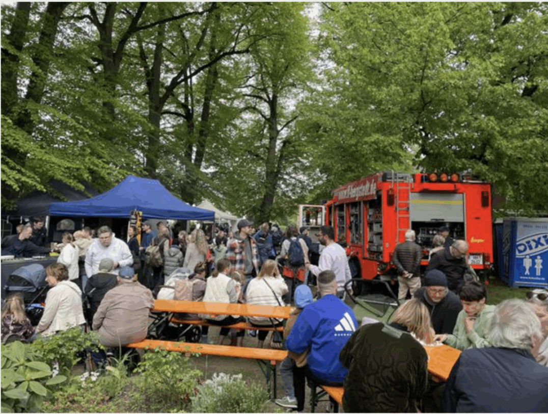 Bunte Meile Bergstedt - Stadtteilfest und Flohmarkt im Nordosten Hamburgs